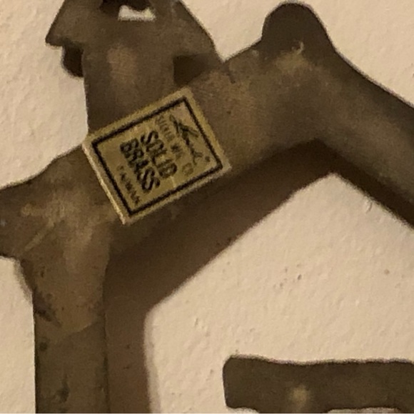 8894 Brass Key Holder House Tree Picket Fence 5 Key Holder Vintage Wall Mount - Picture 6 of 8